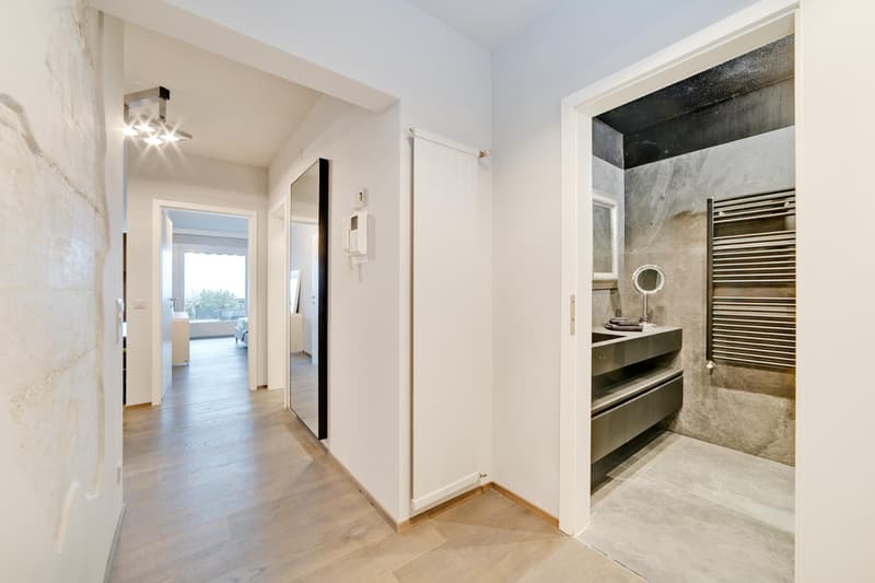 Prestigöse 3.5-Zimmer-Wohnung mit Seeblick in Porza (5)