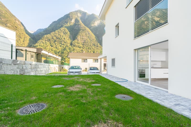 Modern 2.5-room apartment with garden - Income property (6)