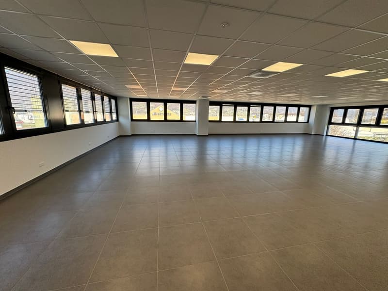 Commercial premises of 200 m² for rent in Giubiasco (3)