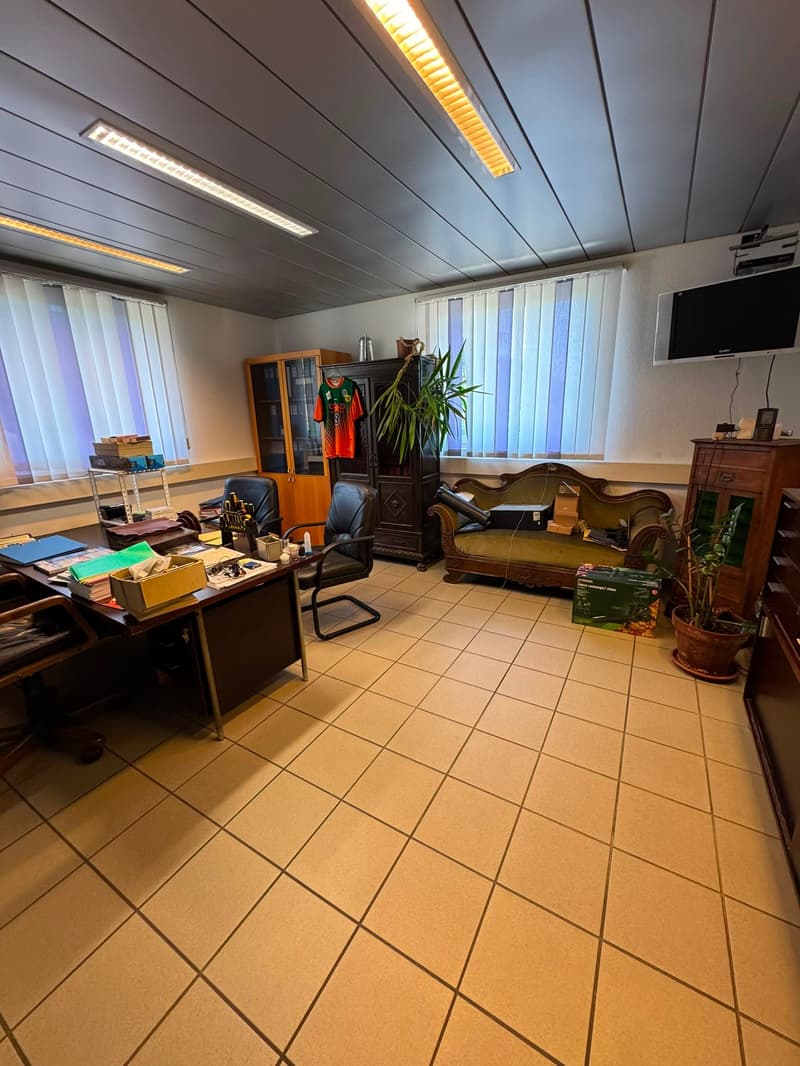 Piano intero di edificio commerciale a Taverne (8)
