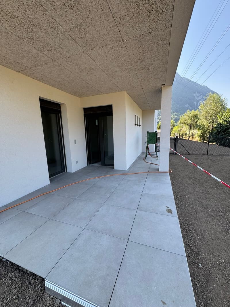 Appartement duplex élégant de 3.5 pièces à Melano (12)