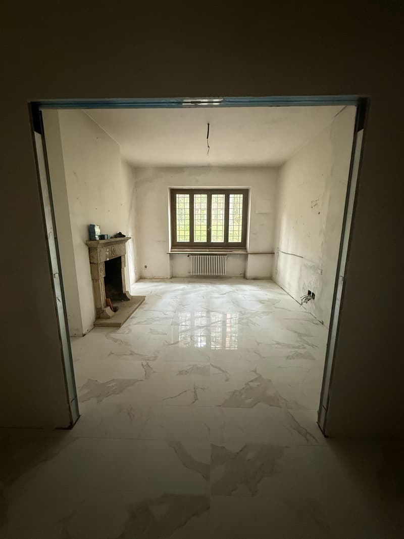 Prästigiosa Luxusvilla mit Pool in Venegono Inferiore (4)