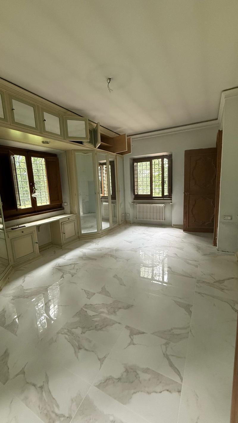 Prästigiosa Luxusvilla mit Pool in Venegono Inferiore (6)