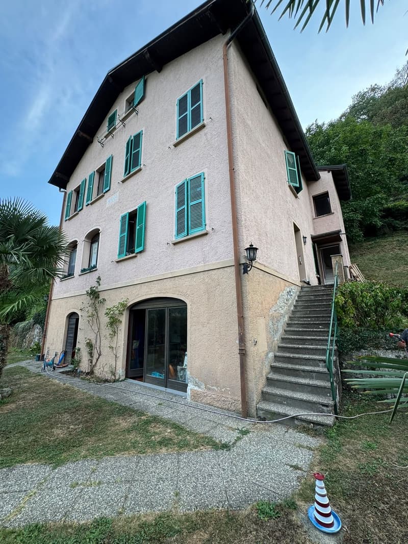 Esclusiva villa fronte lago con vista a 180° – potenziale per 4 appartamenti di lusso (5)