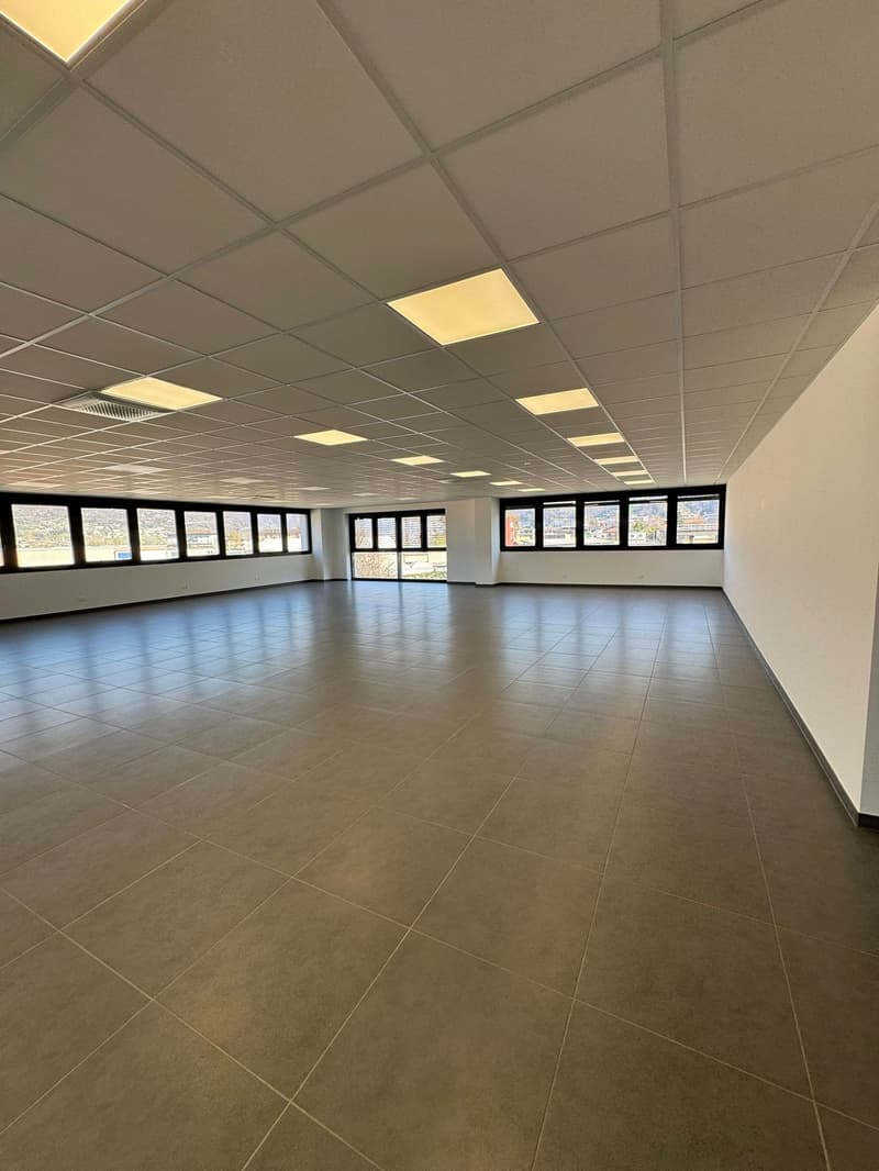 Locale commerciale di 200 m² in affitto a Giubiasco (2)