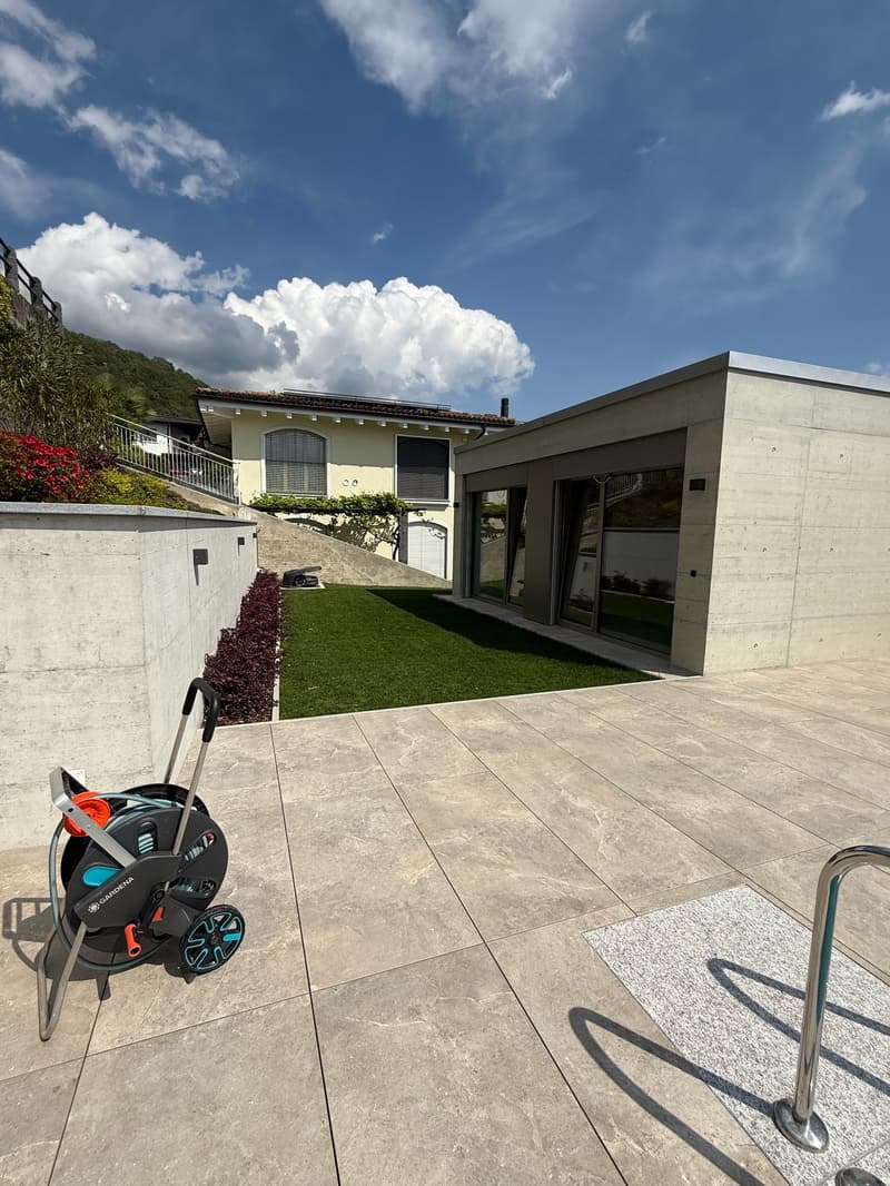Attico di lusso con vista panoramica a Brione sopra Minusio (3)