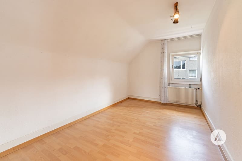 Einfamilienhaus mit zahlreichen (Aus)baumöglichkeiten (10)