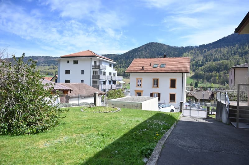 Detached house to renovate in a peaceful neighborhood - great opportunity (6)