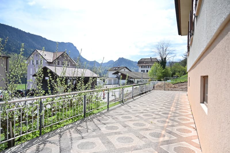 Detached house to renovate in a peaceful neighborhood - great opportunity (8)