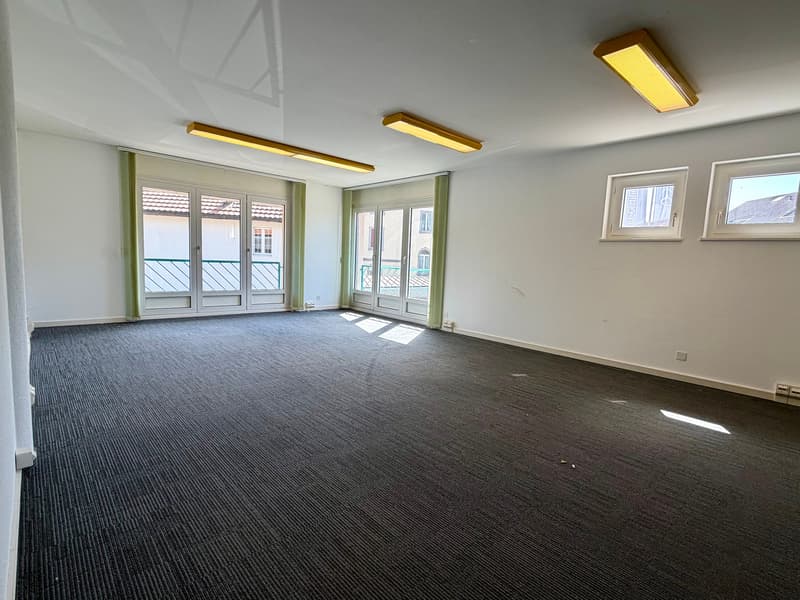 Ufficio spazioso in affitto a Payerne – 5 locali, 143 m² (1)