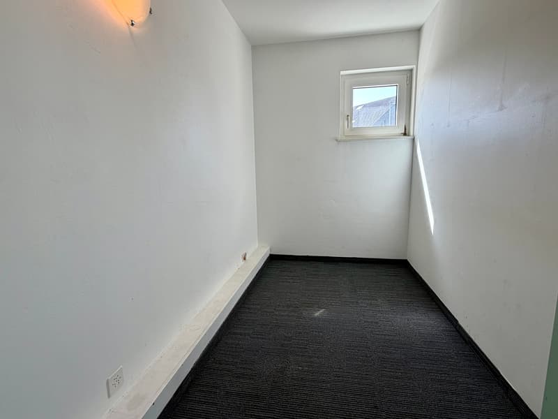 Ufficio spazioso in affitto a Payerne – 5 locali, 143 m² (5)