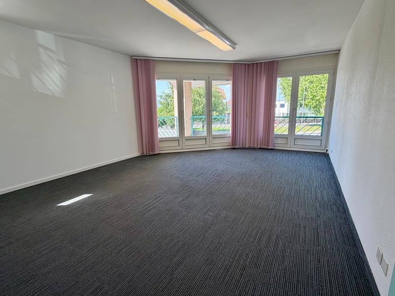 Ufficio spazioso in affitto a Payerne – 5 locali, 143 m² (4)