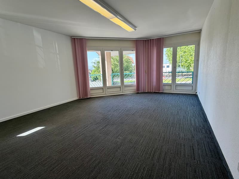 Ufficio spazioso in affitto a Payerne – 5 locali, 143 m² (22)