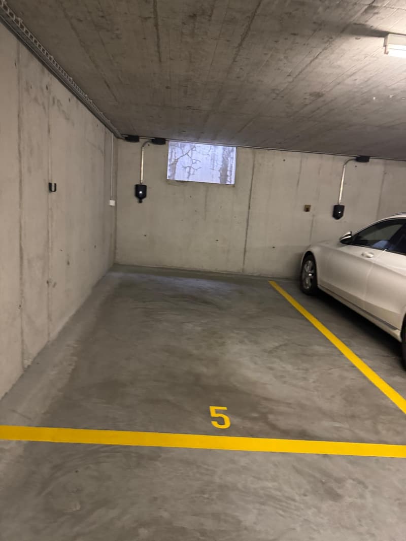 Garage space / parking space with charging column for e-car/electric vehicle (3)