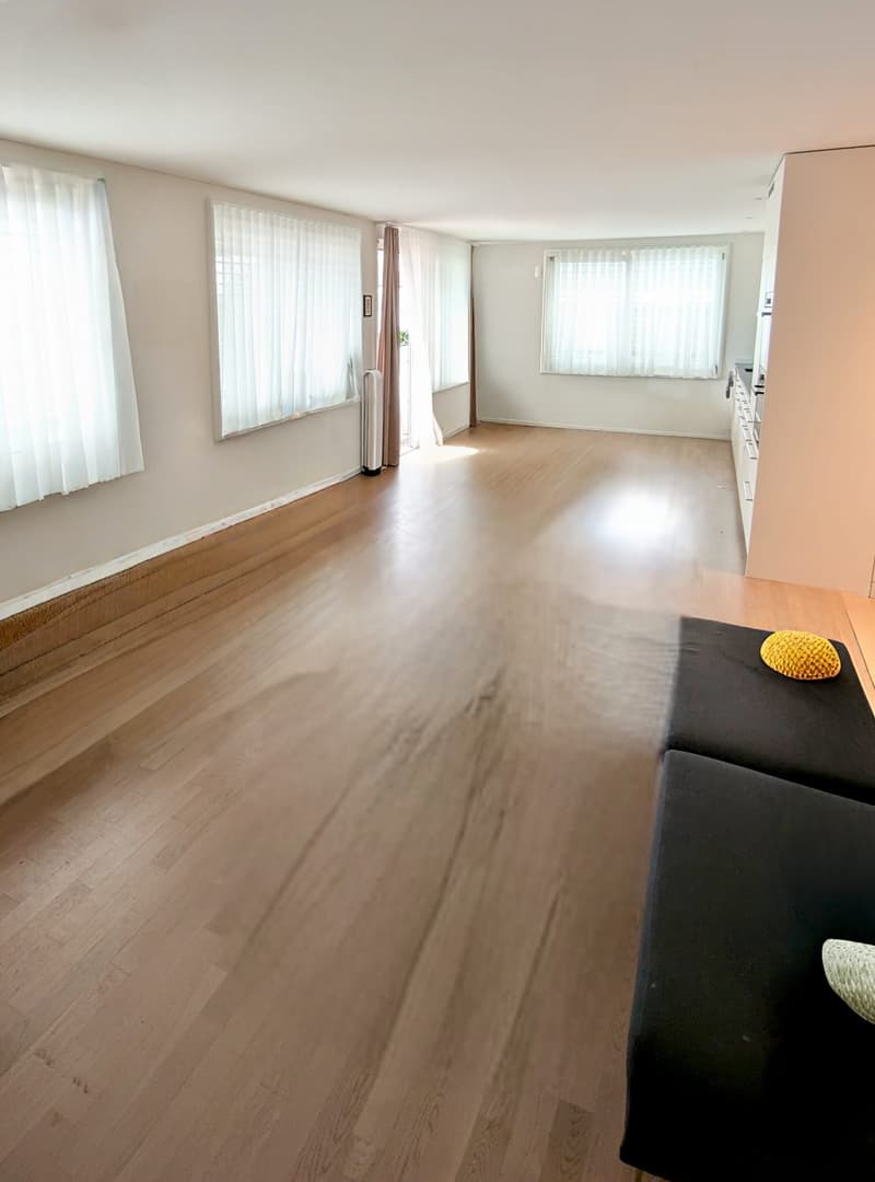 Moderne 4.5-Zimmer-Wohnung mit Balkon in Bassersdorf inkl. 2 Parkplätze (3)