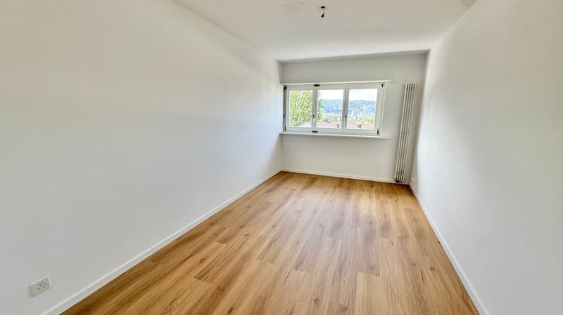 Grosszügige 4.5-Zimmer-Maisonettewohnung in Oberengstringen – sofort verfügbar! (7)