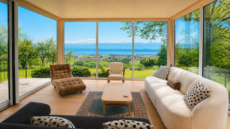 Villa mit 6 Zimmern und Blick auf den See und die Alpen (1)