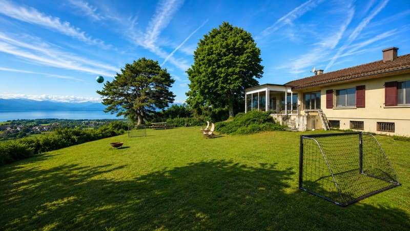 Villa mit 6 Zimmern und Blick auf den See und die Alpen (3)