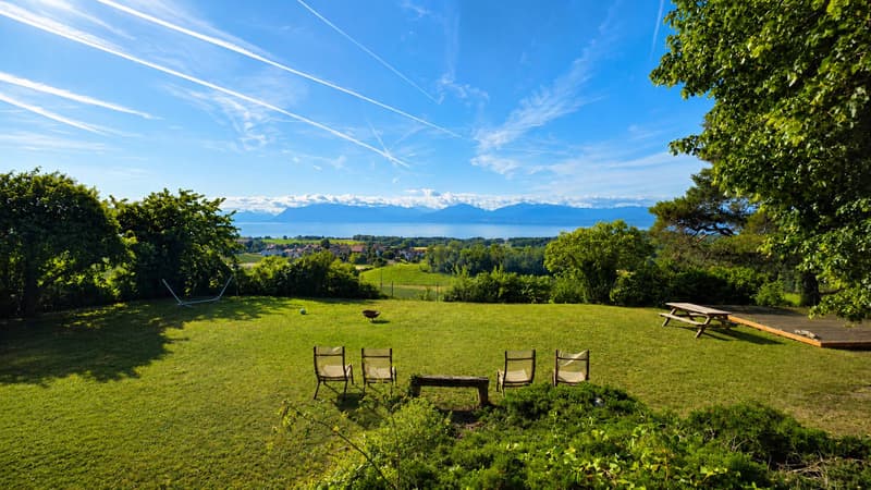 Villa mit 6 Zimmern und Blick auf den See und die Alpen (2)