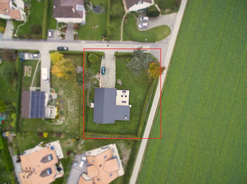Casa unifamiliare di 5 locali con grande giardino e garage doppio (3)