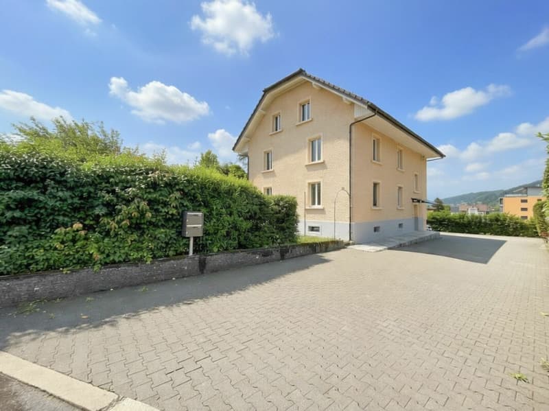 Zweifamilienhaus mit viel Platz, Potenzial und zentraler Lage (2)