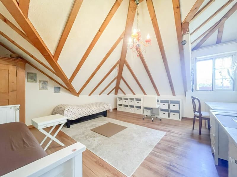 Villa mit privatem Spa & 1'132 m² Baulandreserve (18)