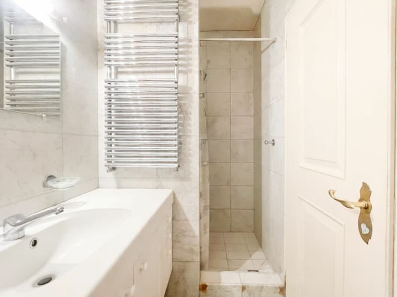 Villa mit privatem Spa & 1'132 m² Baulandreserve (21)
