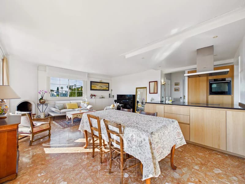Appartement en duplex exclusif avec vue sur mer dans le quartier Californie de Cannes (10)