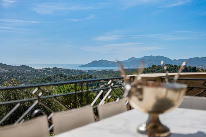 Mougins | Exceptional Villa with Panorama, Spa & Sea View on the Côte d’Azur (2)
