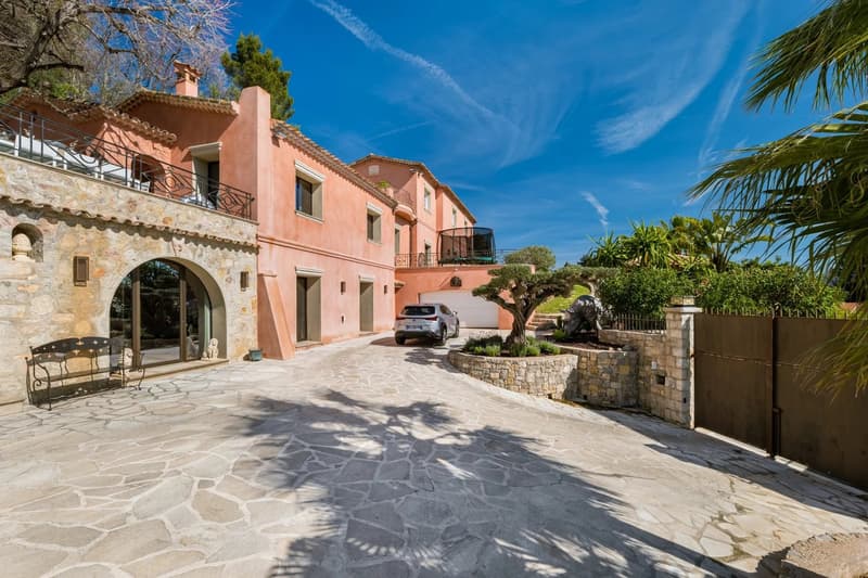 Mougins | Exceptional Villa with Panorama, Spa & Sea View on the Côte d’Azur (25)