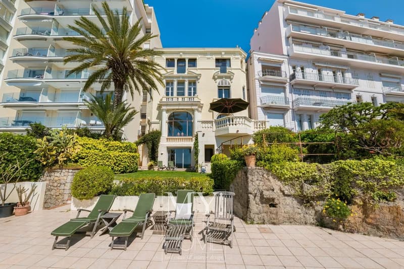 Cannes Midi | Historic Waterfront Villa with Belle-Époque Character (24)