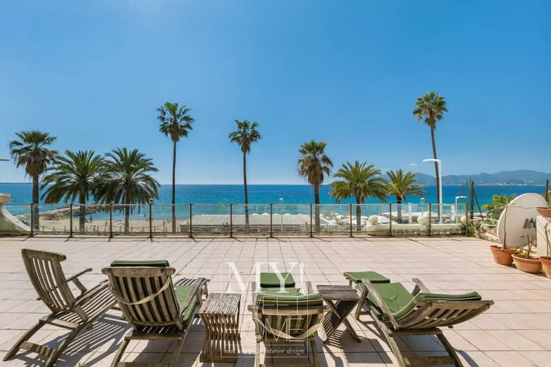 Cannes Midi | Historic Waterfront Villa with Belle-Époque Character (19)