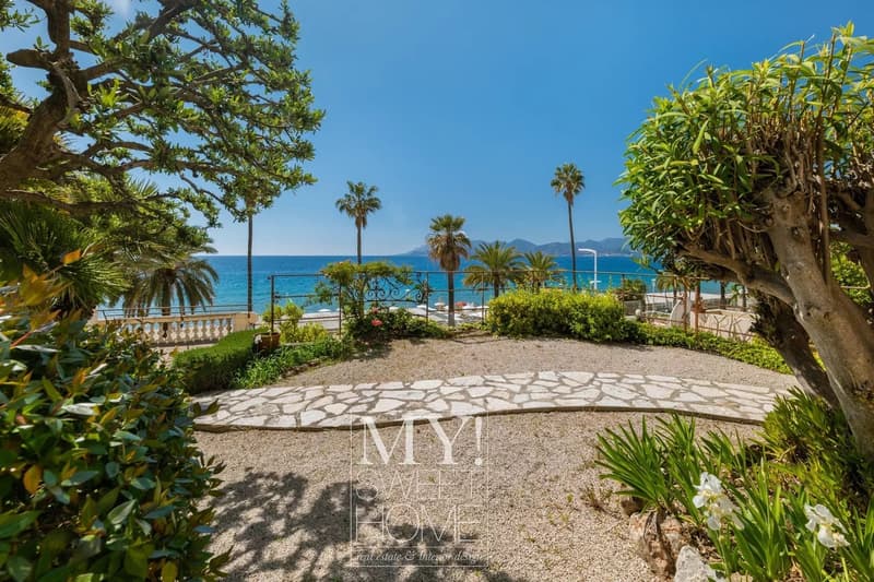 Cannes Midi | Historic Waterfront Villa with Belle-Époque Character (20)