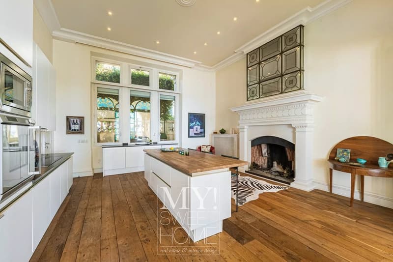Cannes Midi | Historic Waterfront Villa with Belle-Époque Character (8)