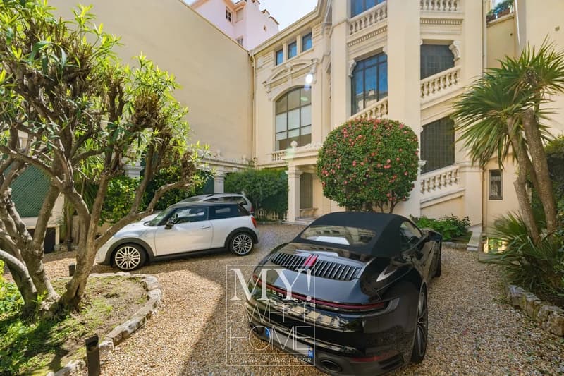Cannes Midi | Historic Waterfront Villa with Belle-Époque Character (26)
