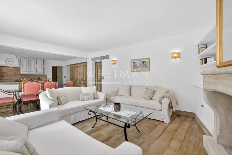 Saint-Tropez Vieille Ville 95 m² 3 Chambres Cheminée Terrasse Sud-Ouest 5 Minutes du Port (10)
