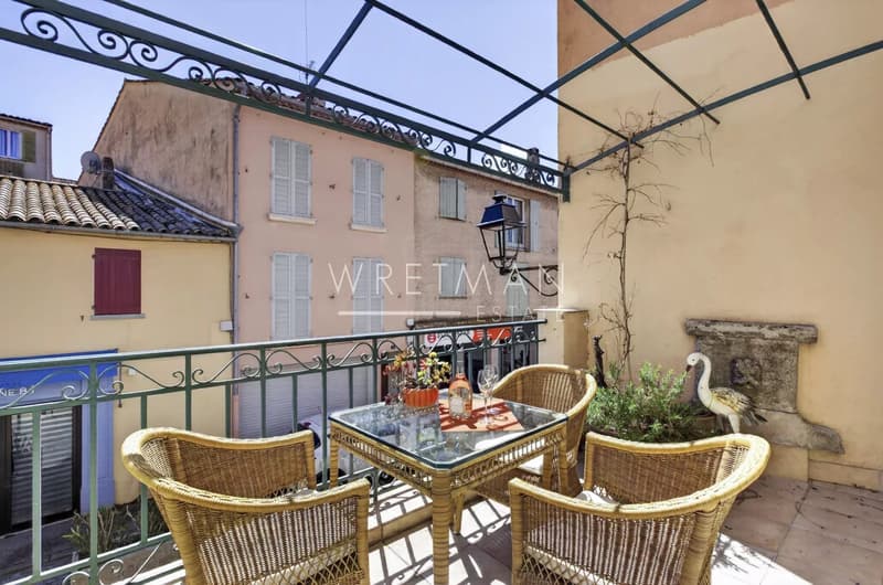 Saint-Tropez Vieille Ville 95 m² 3 Chambres Cheminée Terrasse Sud-Ouest 5 Minutes du Port (7)