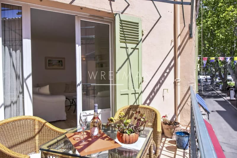 Saint-Tropez Vieille Ville 95 m² 3 Chambres Cheminée Terrasse Sud-Ouest 5 Minutes du Port (2)