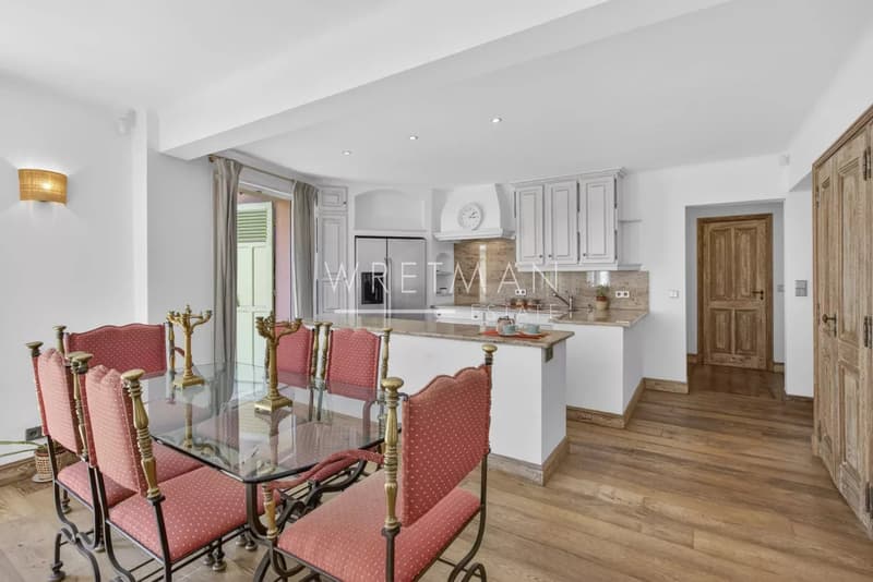 Saint-Tropez Vieille Ville 95 m² 3 Chambres Cheminée Terrasse Sud-Ouest 5 Minutes du Port (6)