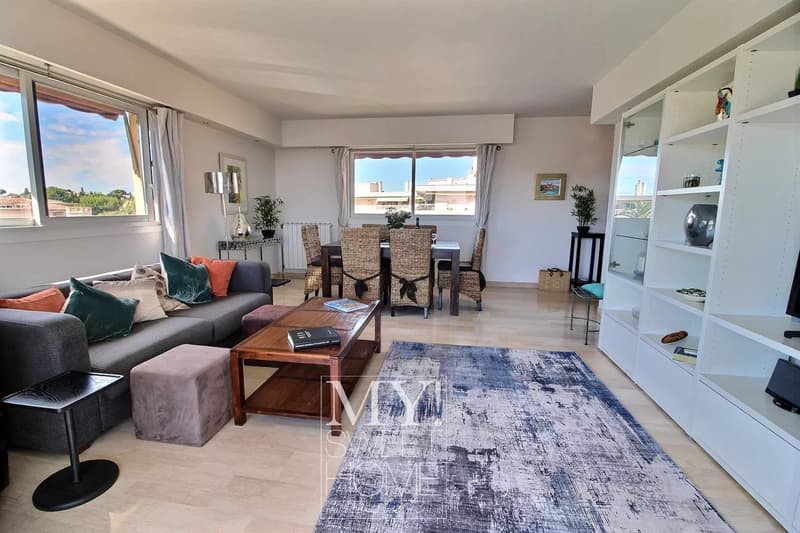 Exclusive apartment with sea view in Salis, Antibes (10)