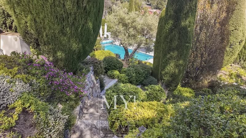 Exklusive Villa mit Pool und Panoramablick in Châteauneuf-Grasse (3)