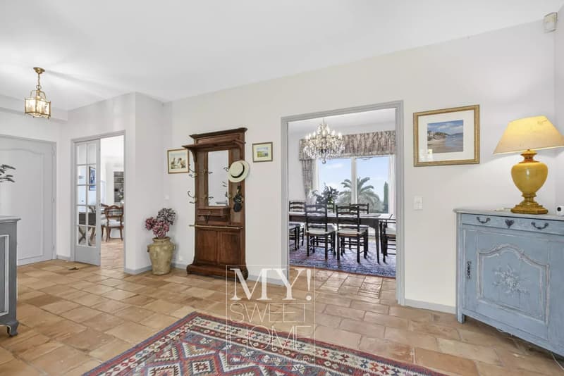 Exklusive Villa mit Pool und Panoramablick in Châteauneuf-Grasse (7)
