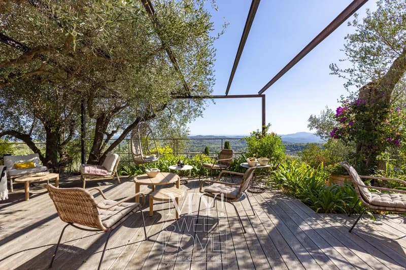 Impressive villa with sea view ? Châteauneuf (2)