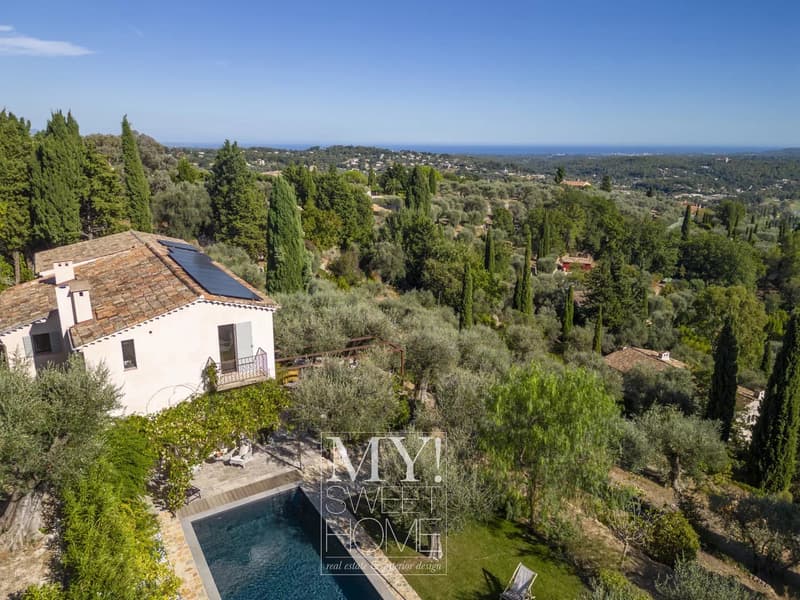 Impressive villa with sea view ? Châteauneuf (1)