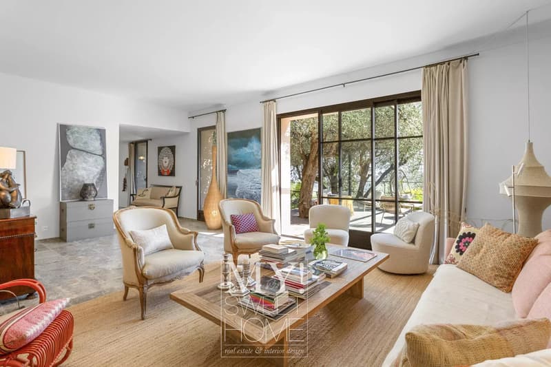 Impressive villa with sea view ? Châteauneuf (5)