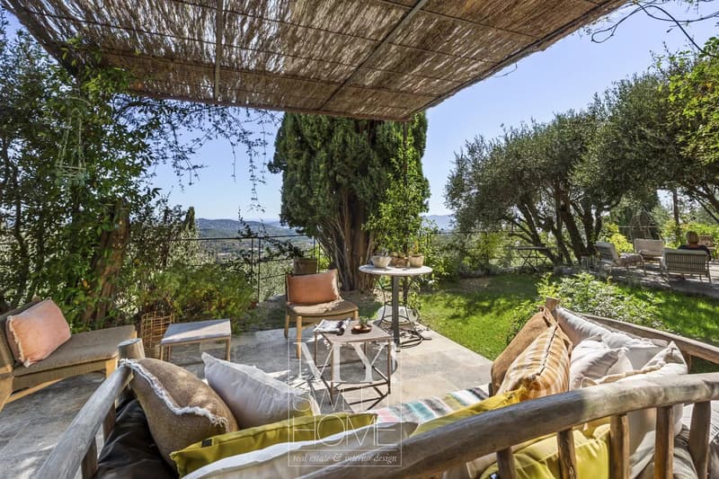 Impressive villa with sea view ? Châteauneuf (8)