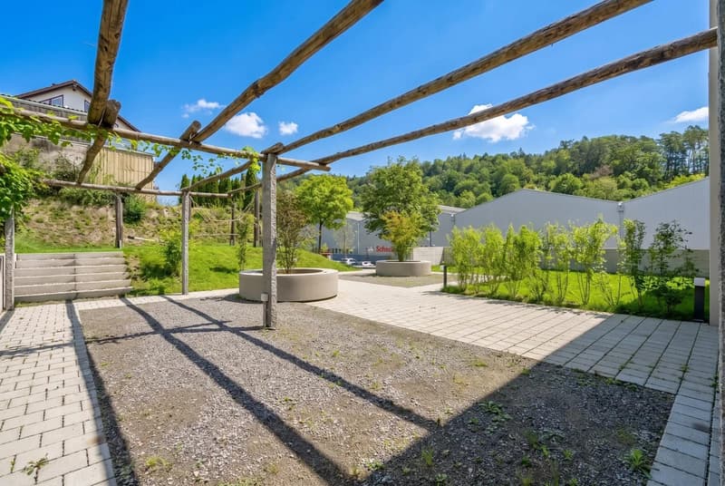 Vermietete 2.5-Zi-Neubauwohnung mit 20 m² Balkon - Tiefgaragenplatz inklusive (10)