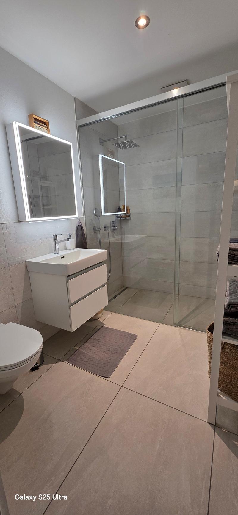 Modern semi-detached house with 6.5 rooms in Port (39)
