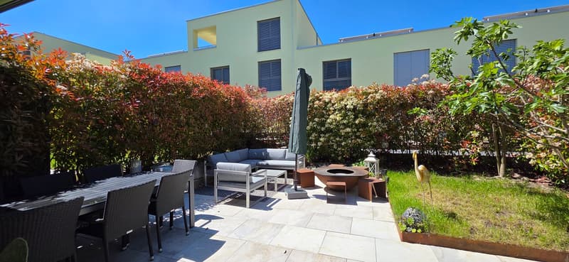 Modern semi-detached house with 6.5 rooms in Port (1)