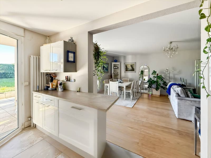 Appartement terrasse de 3.5 pièces à Divonne-les-Bains – 91m2 - terrasse, jardin, cave, garage (5)